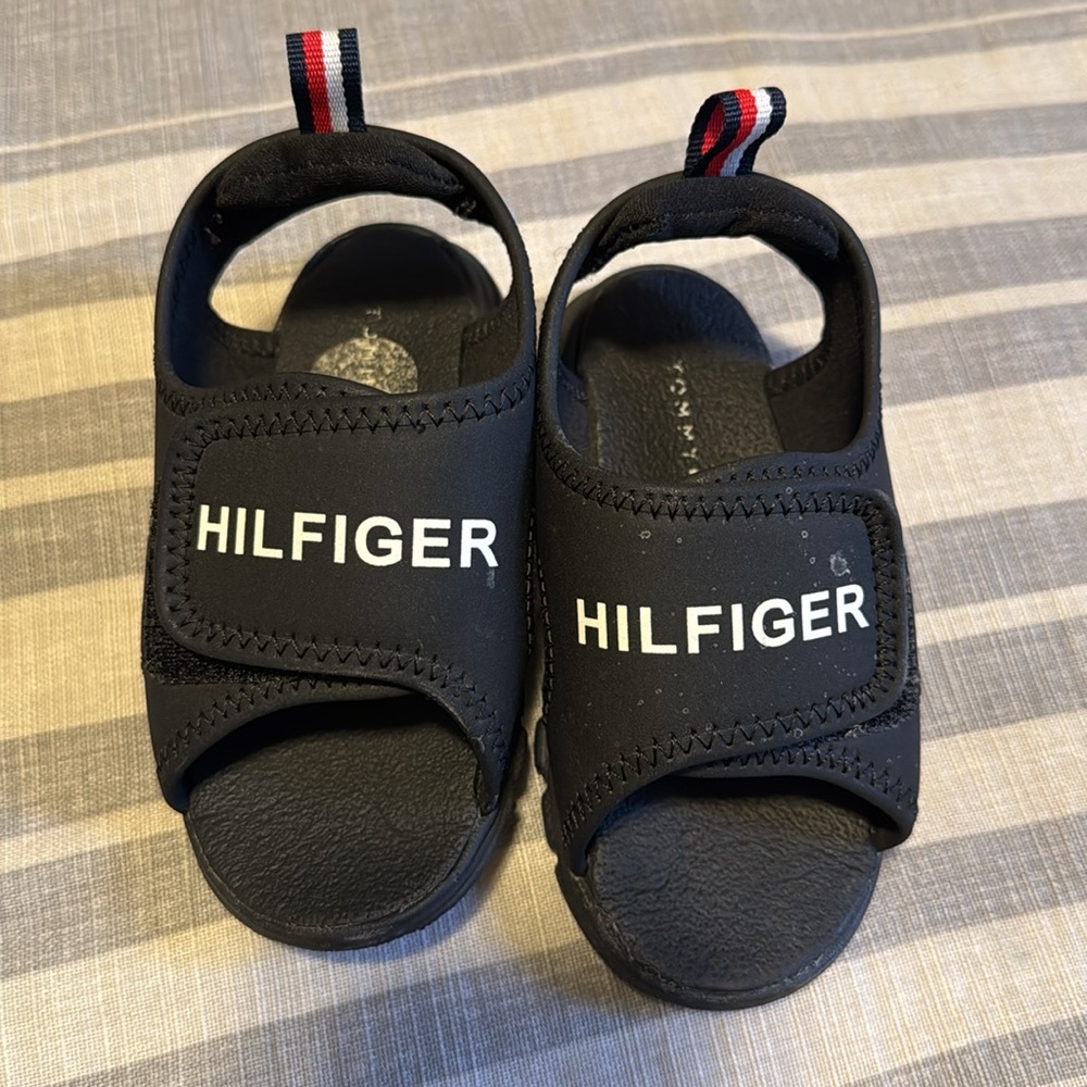 Size 8 toddler - Picture 4 of 4